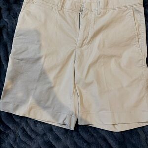 Men’s Daniel Crèmieux size 33 shorts. NWOT light cream color 8” inseam